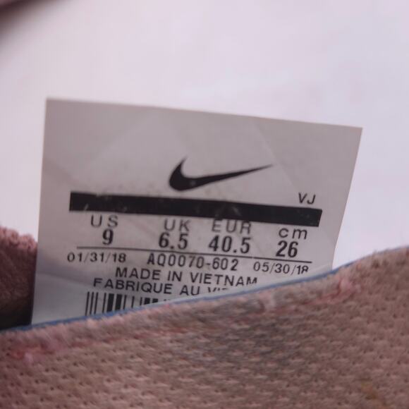 Nike Epic React Flyknit Athletic Running Shoe Womens Size 9 AQ0070-602 Pink - Picture 10 of 10